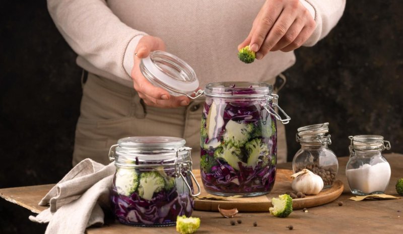 Ферментированные продукты снова в моде: зачем они нужны твоему кишечнику - «Кулинарные рецепты» Ферментированные продукты снова в моде: зачем они нужны твоему кишечнику - «Кулинарные рецепты»